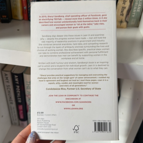 Lean In by Sheryl Sandberg Book - Picture 2 of 2